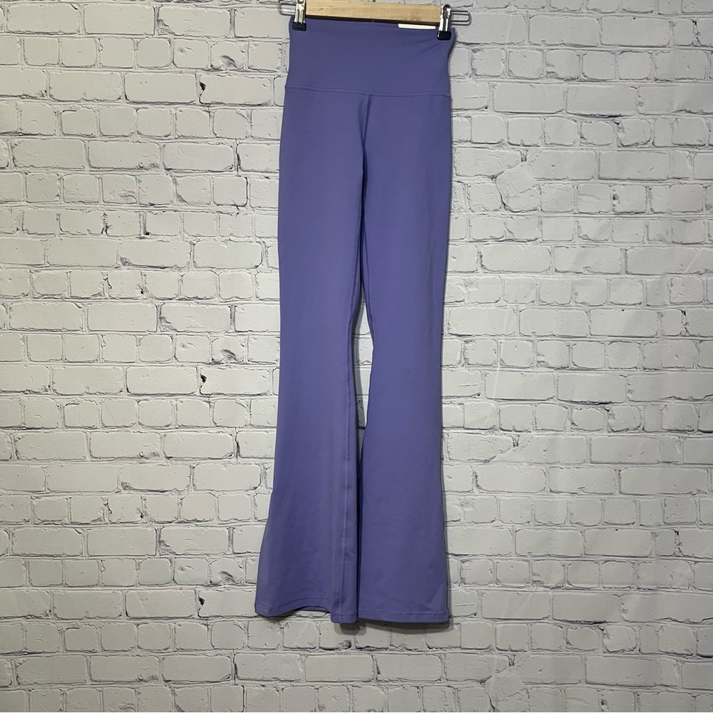 NWT Offline By Aerie Light Purple Leggings The Hugger Bootcut Size XS Split Hem